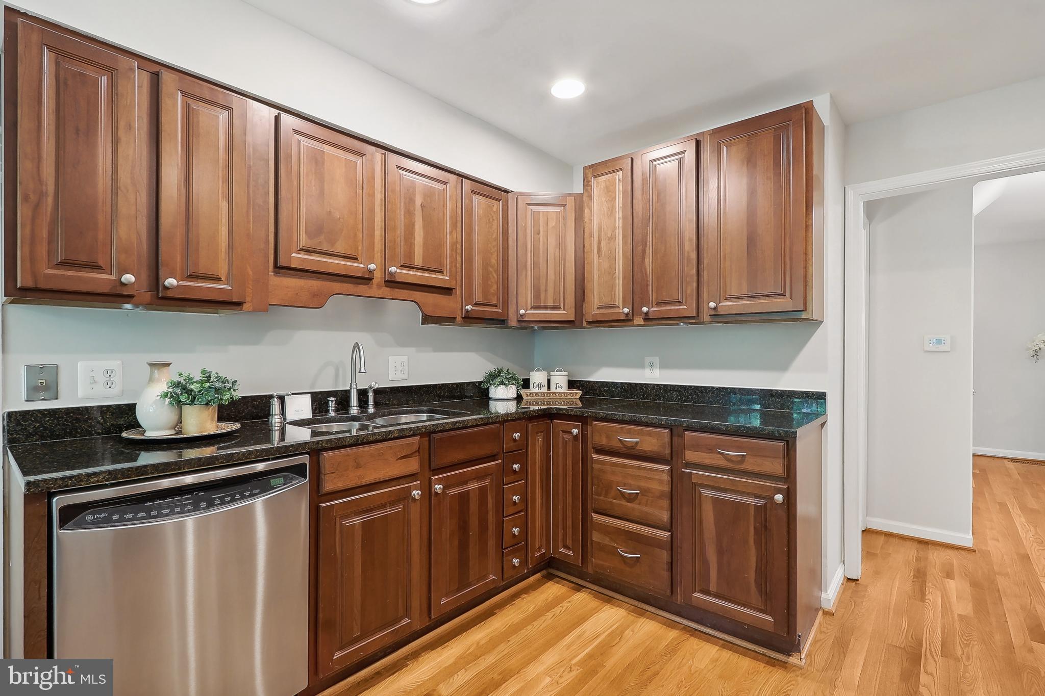 SUTTON PLACE - Residential