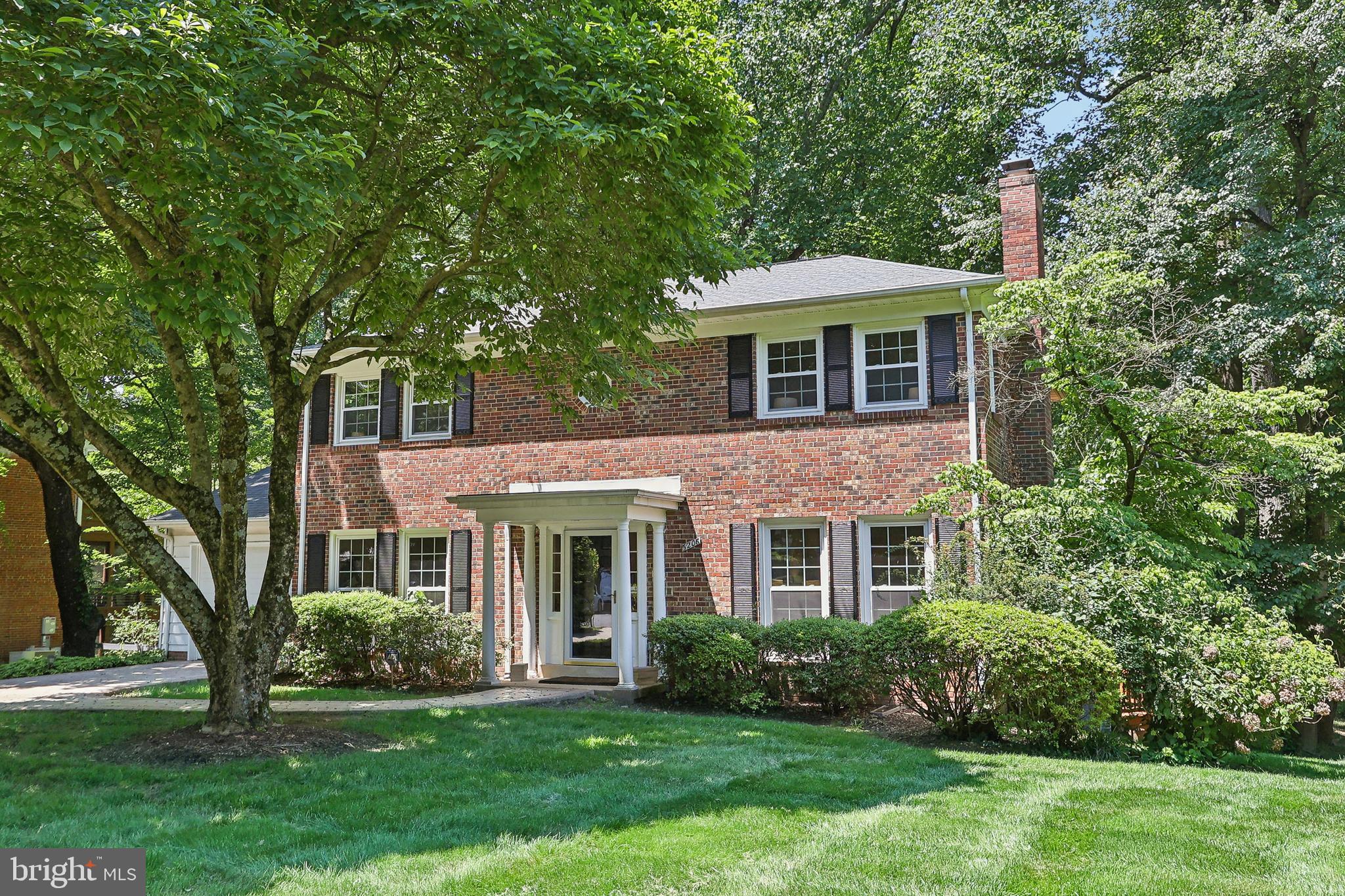 SUTTON PLACE - Residential