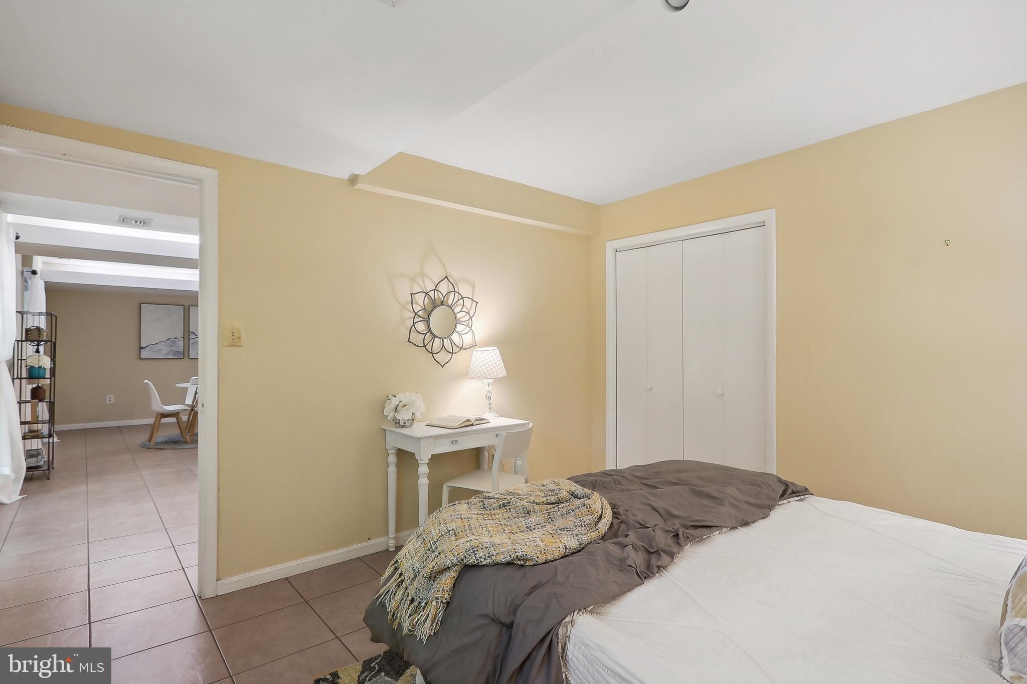 SUTTON PLACE - Residential