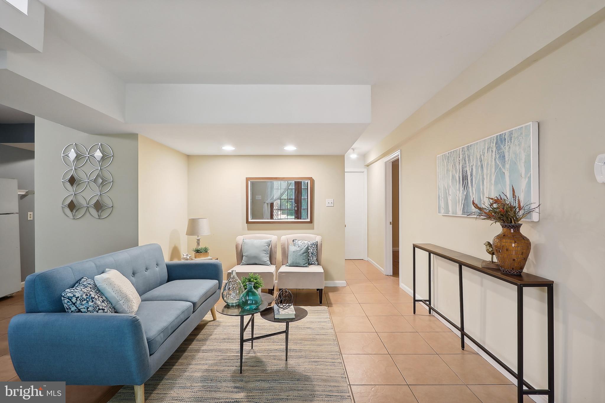 SUTTON PLACE - Residential