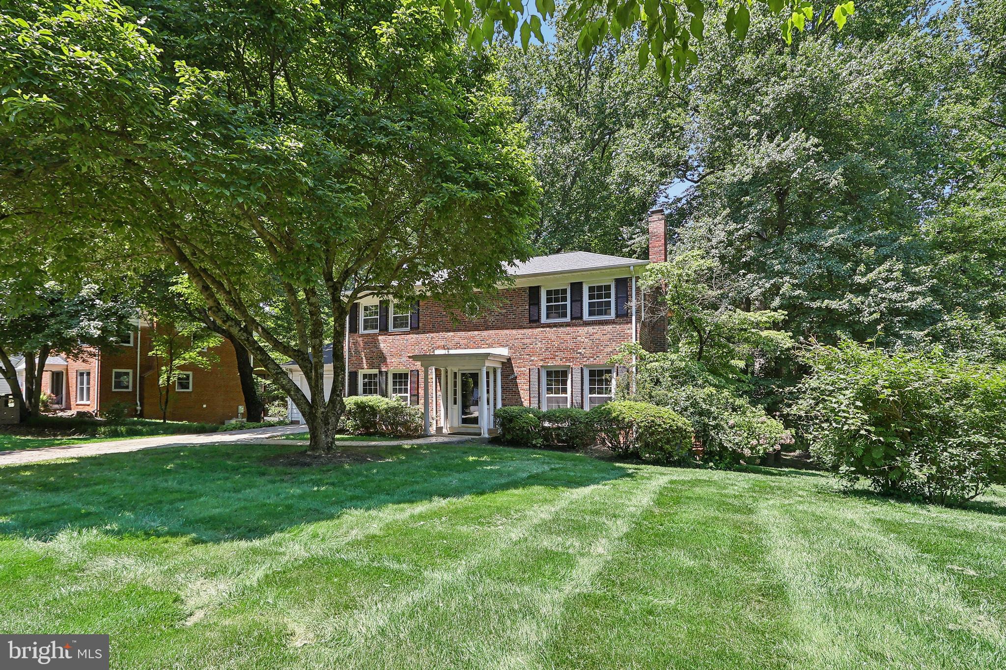 SUTTON PLACE - Residential