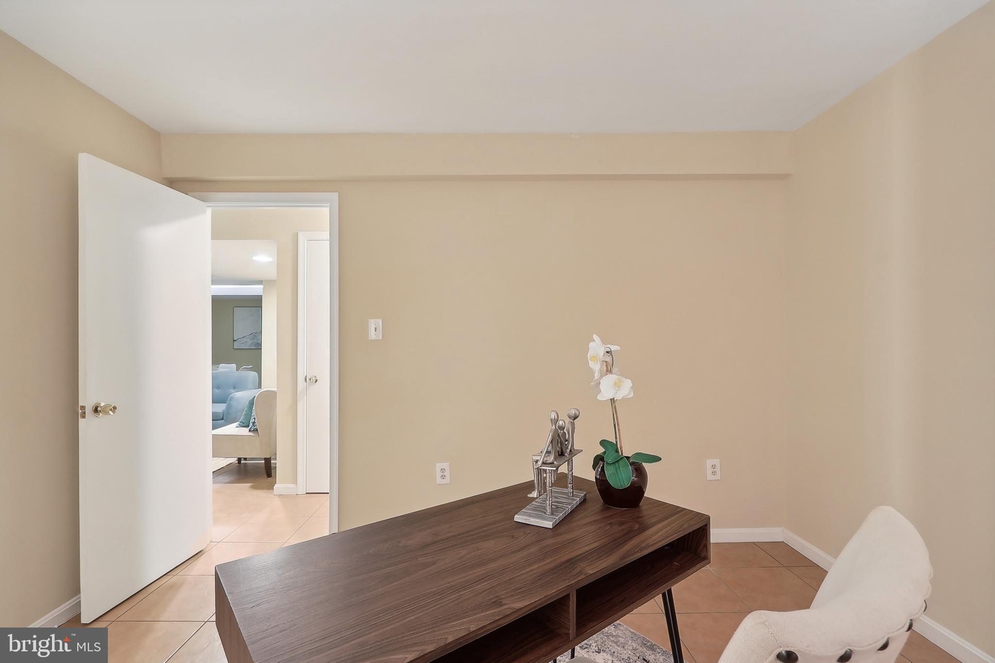 SUTTON PLACE - Residential