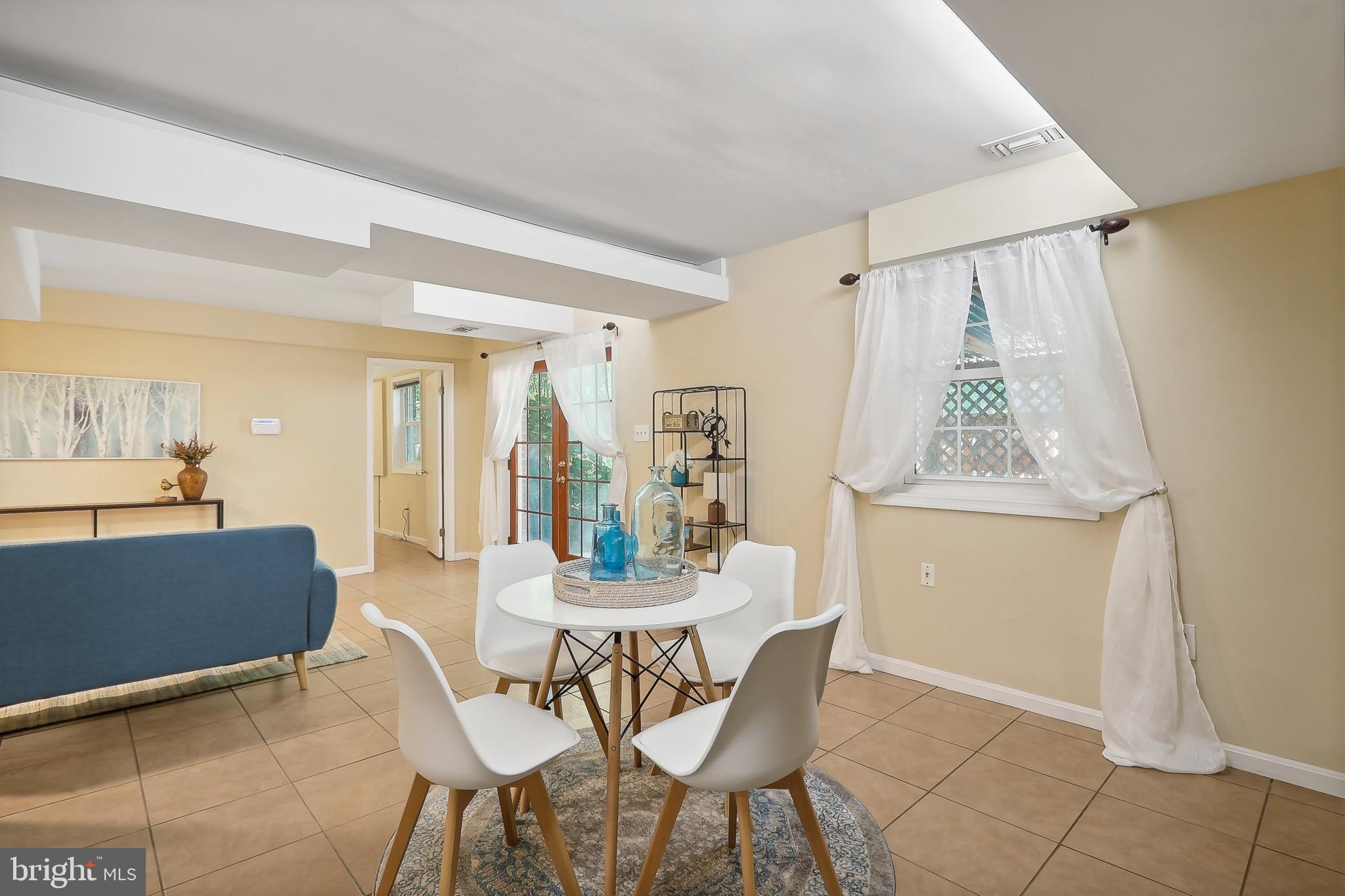 SUTTON PLACE - Residential