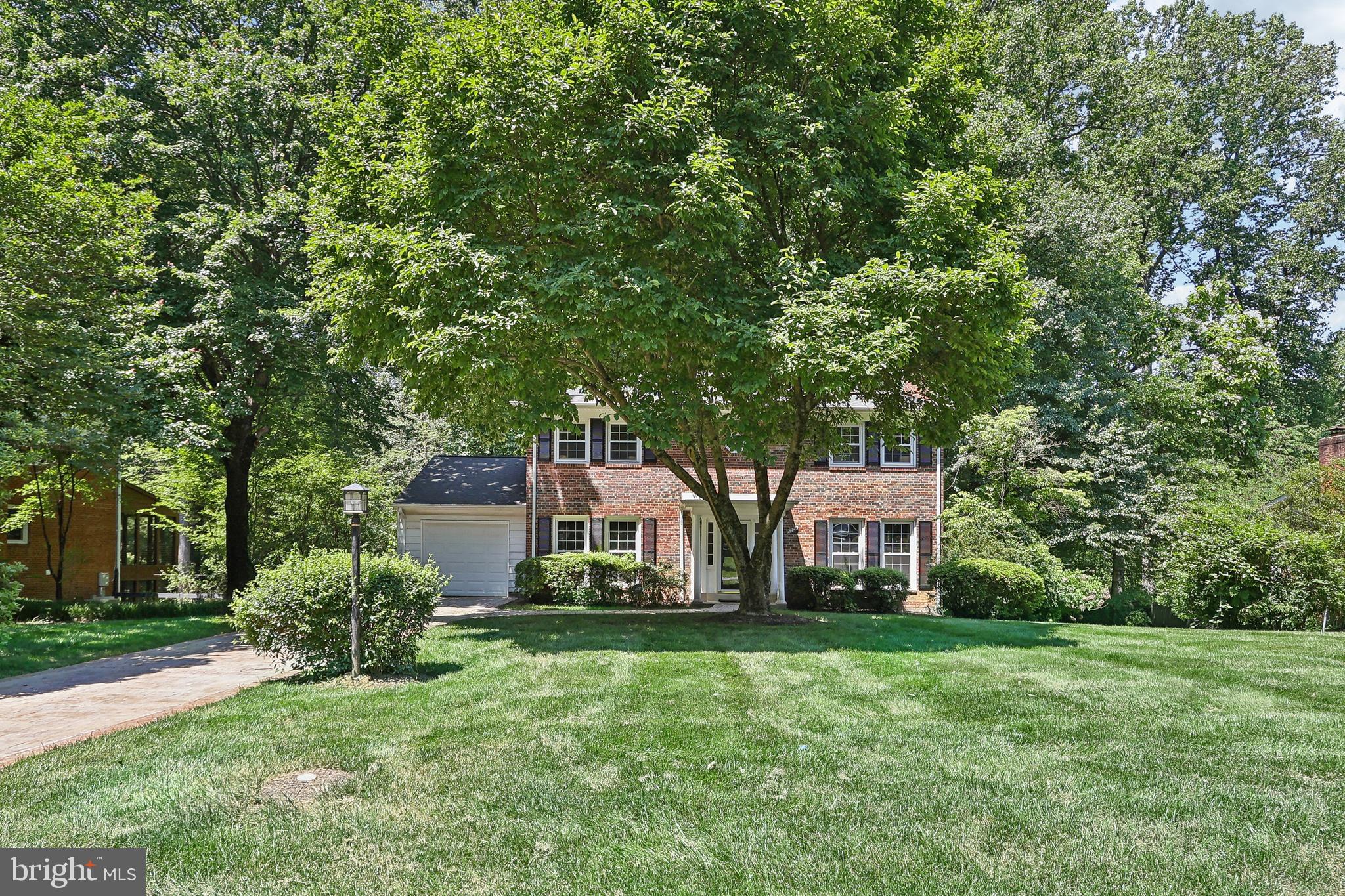 SUTTON PLACE - Residential