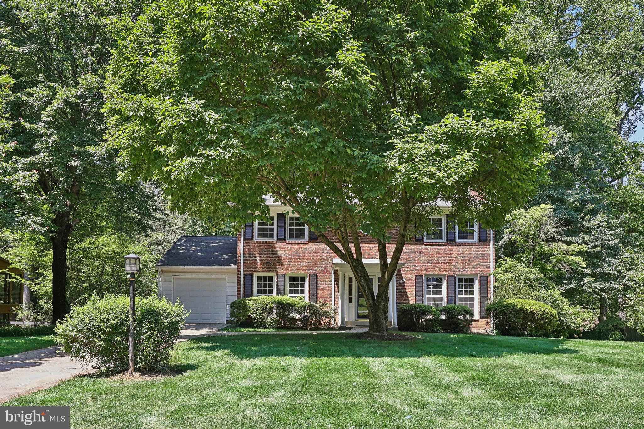 SUTTON PLACE - Residential