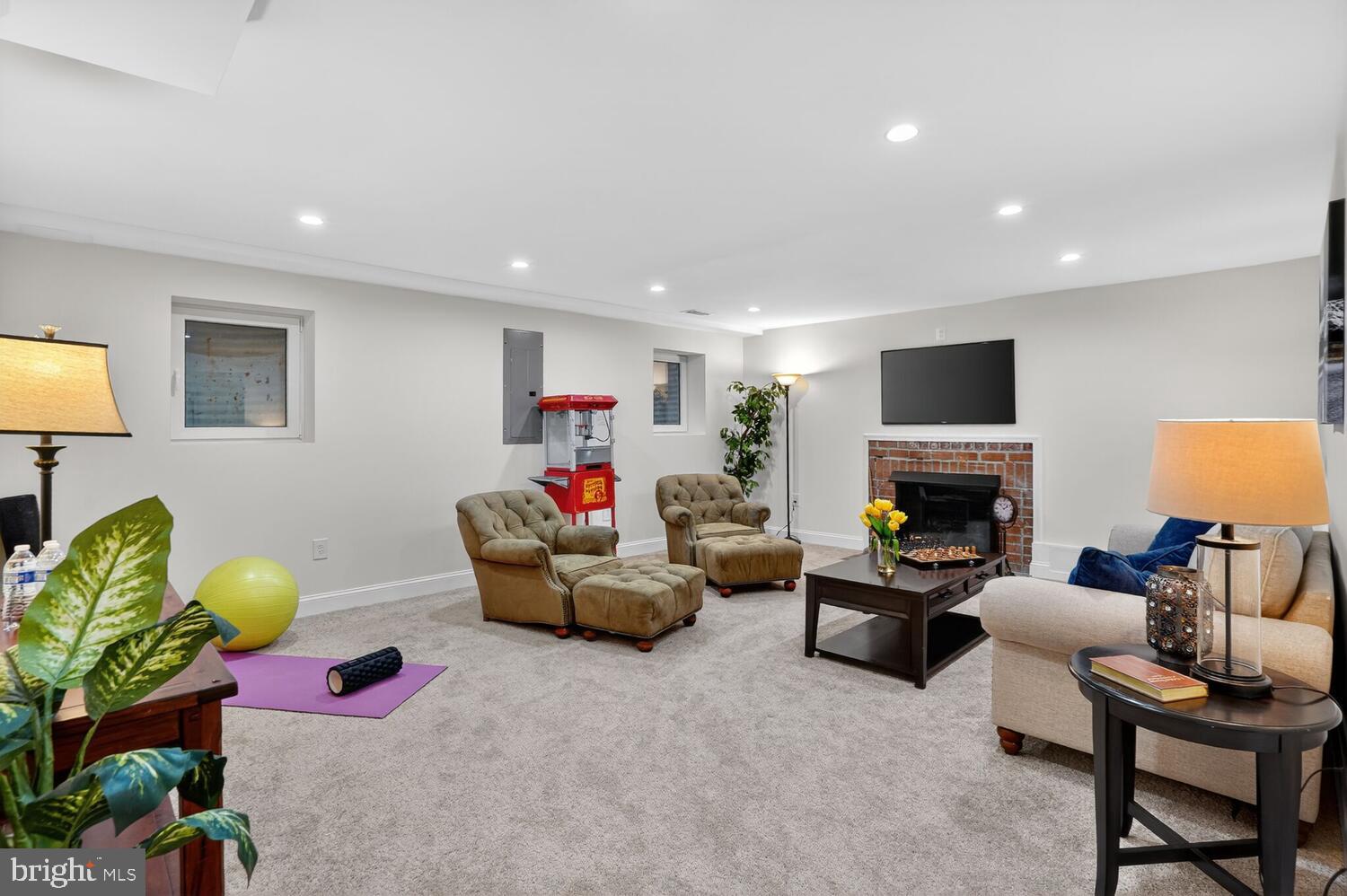 CHARLESTOWN - Residential