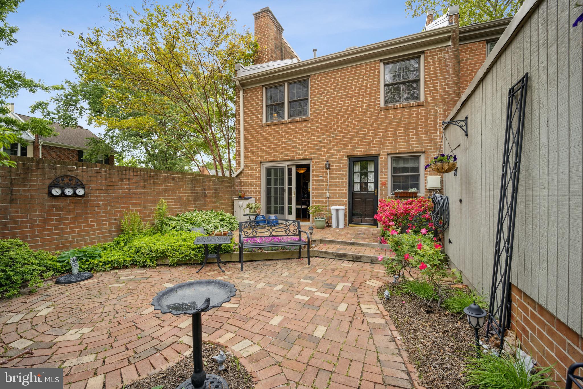 CHARLESTOWN - Residential