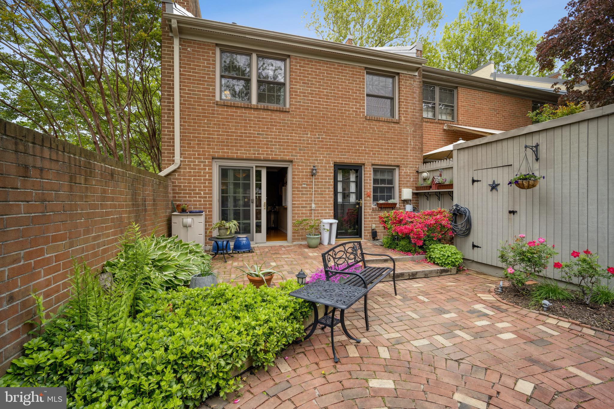 CHARLESTOWN - Residential