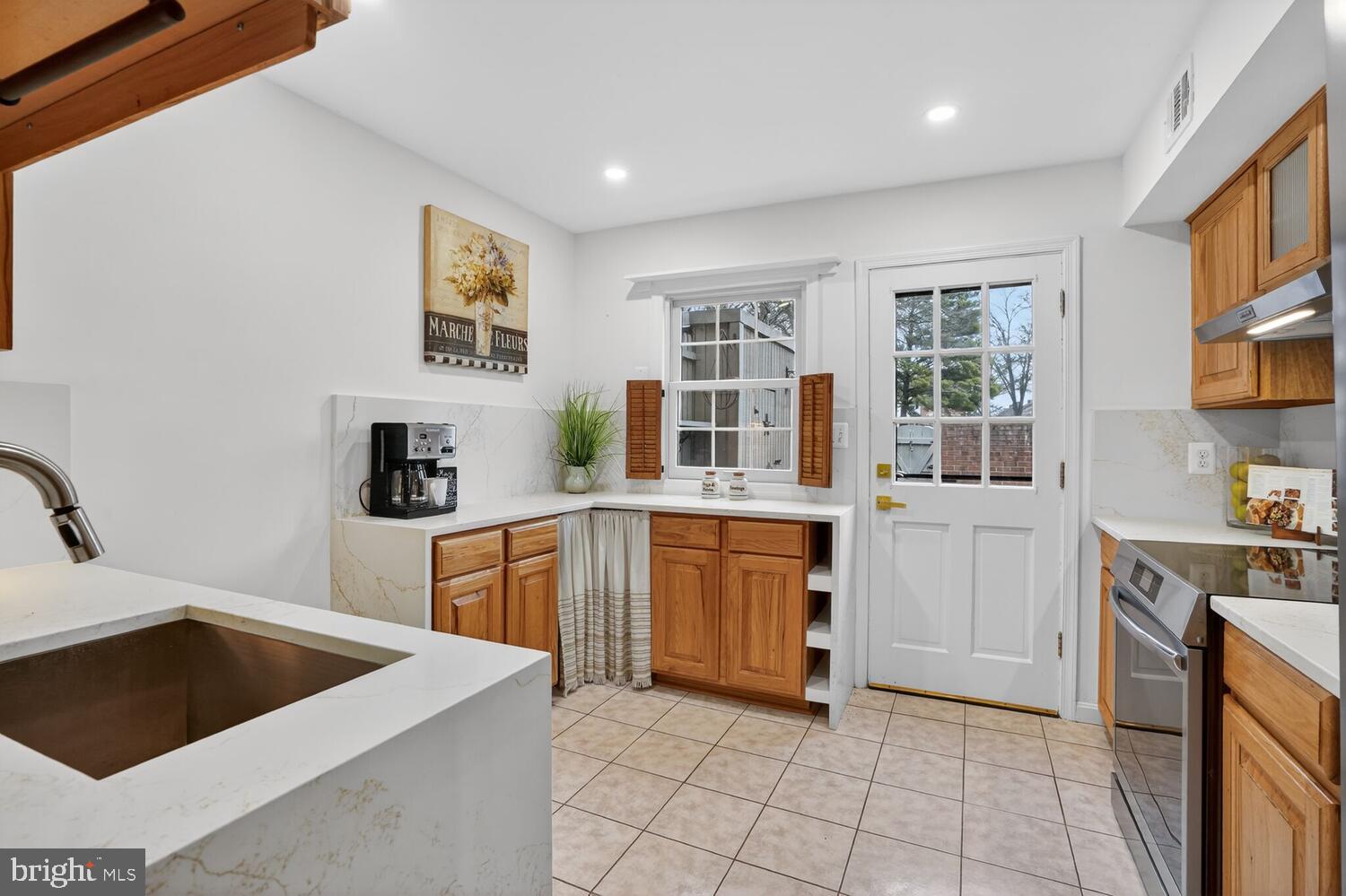 CHARLESTOWN - Residential