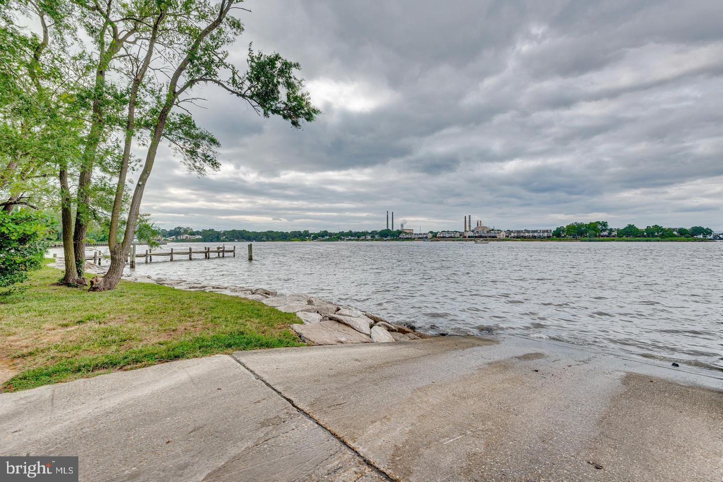 RIVIERA BEACH - Residential Lease