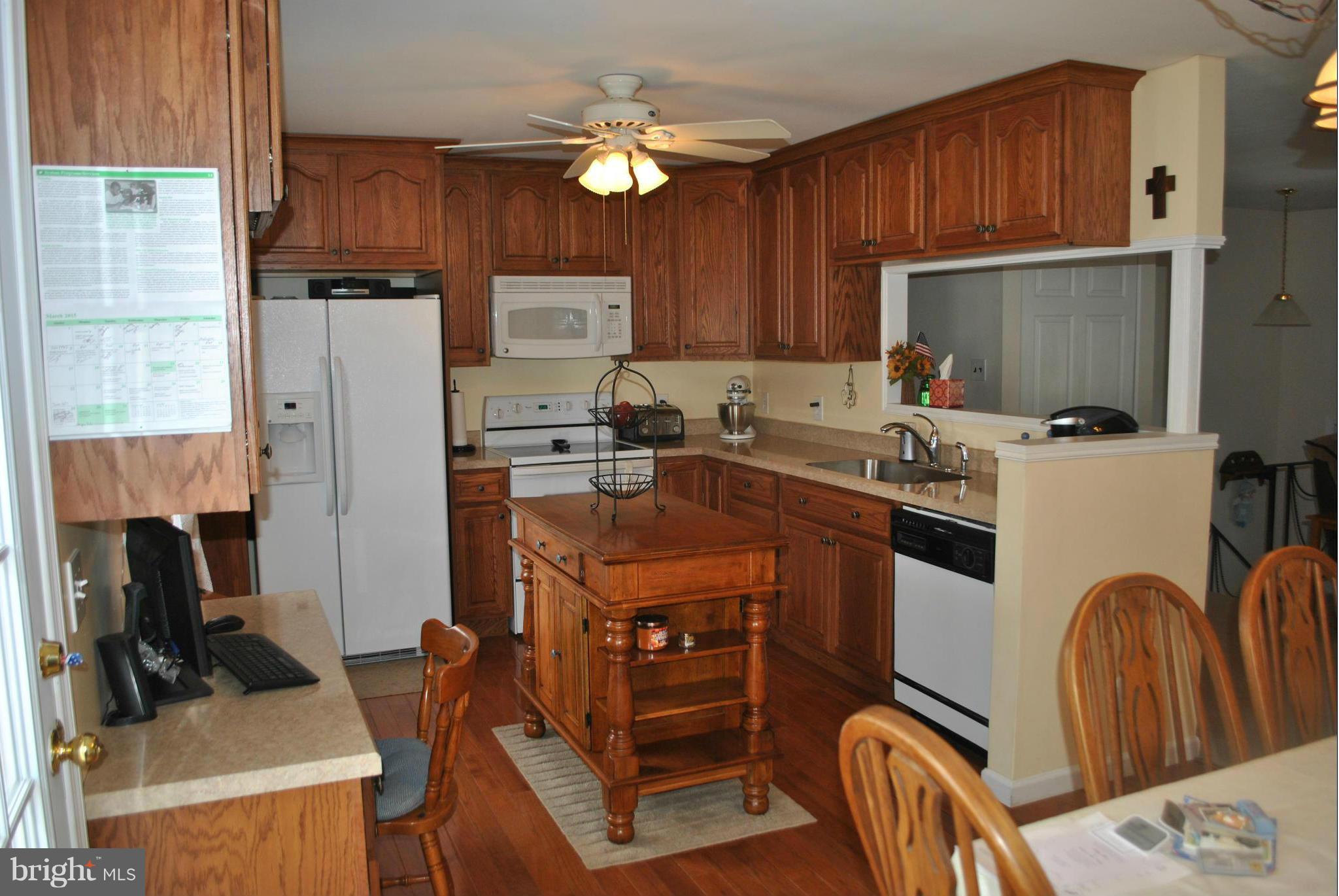 CAPITAL ESTATES - Residential