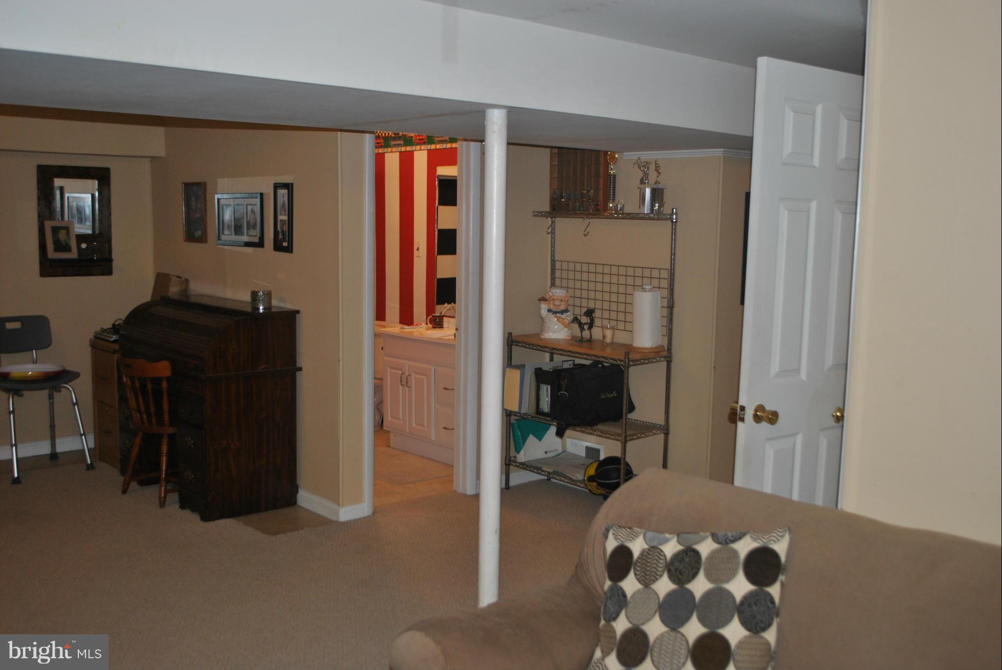 CAPITAL ESTATES - Residential