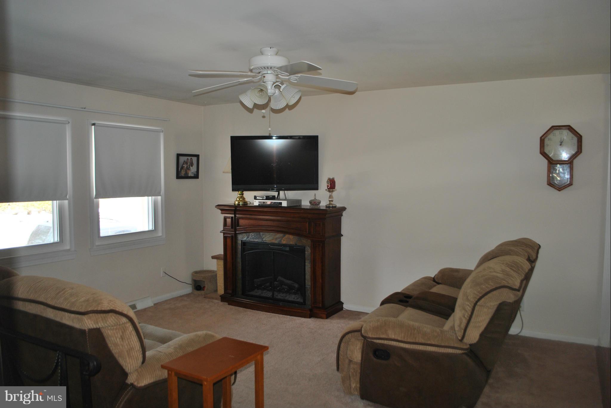 CAPITAL ESTATES - Residential