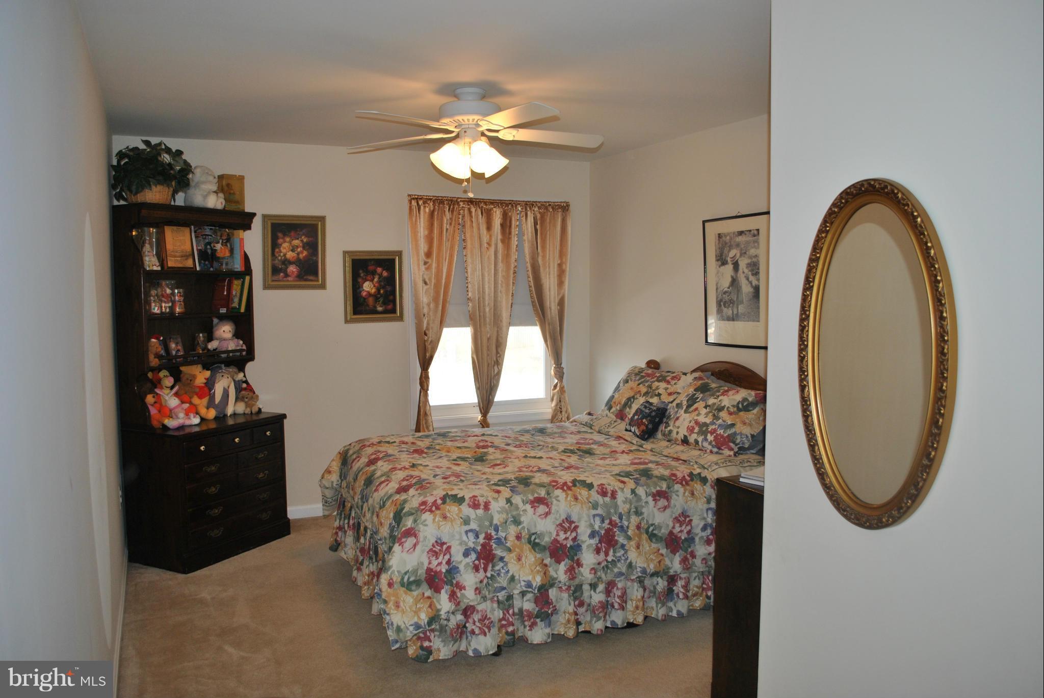 CAPITAL ESTATES - Residential