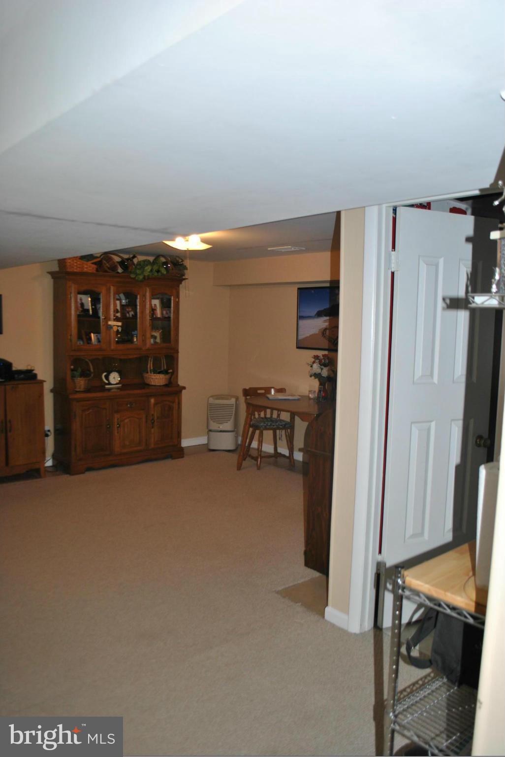 CAPITAL ESTATES - Residential