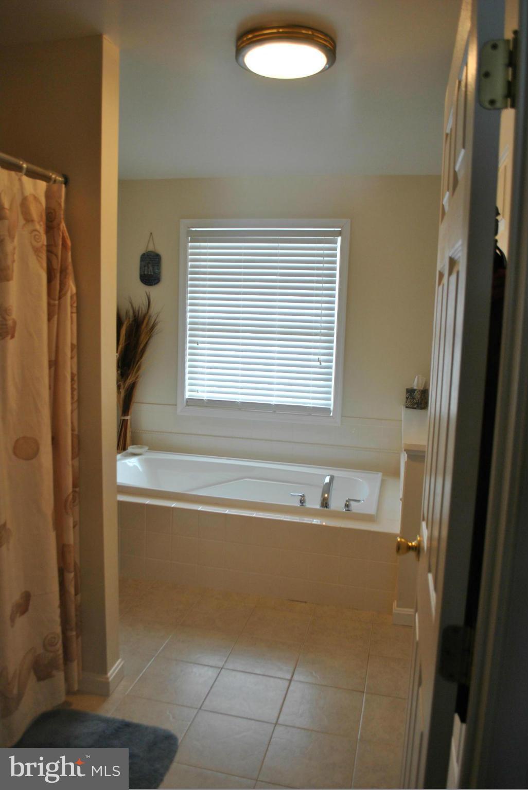 CAPITAL ESTATES - Residential