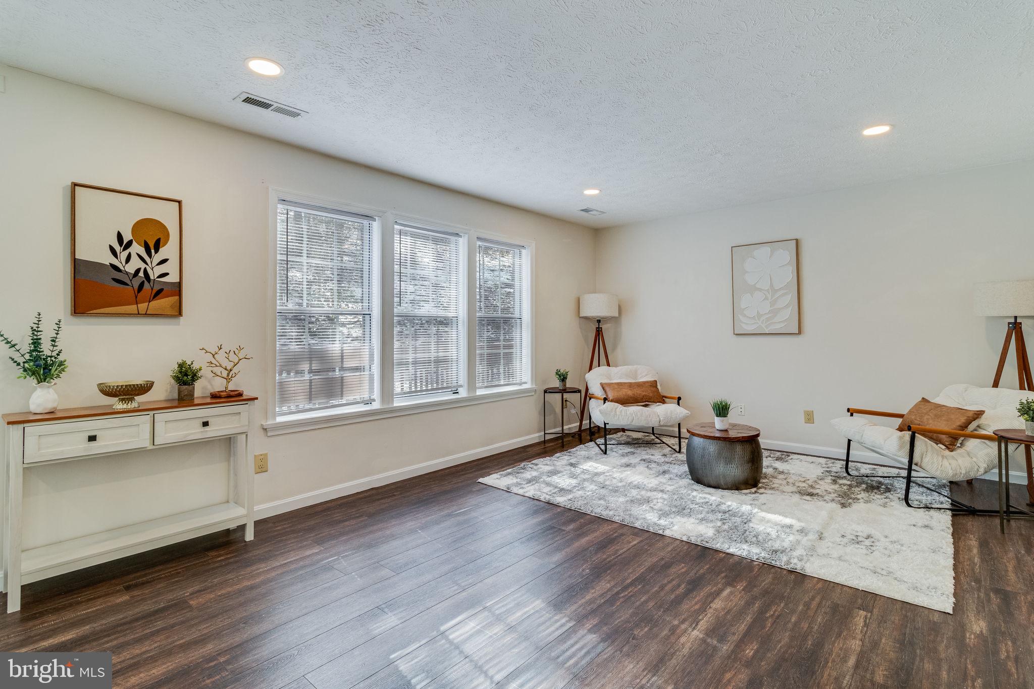 ELM COURT OF WILDEWOOD - Residential