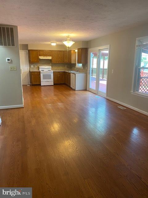 OLD FARM STATION - Residential