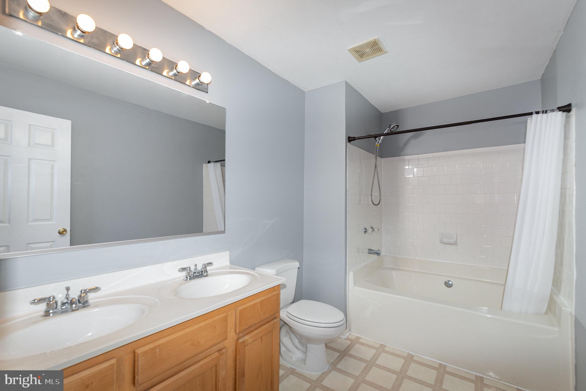 HARFORD TOWN - Residential