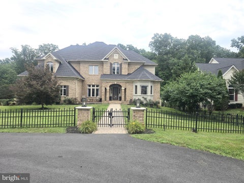 Photo of 20262 Redrose Drive, STERLING, VA 20165 (MLS # VALO2130748)