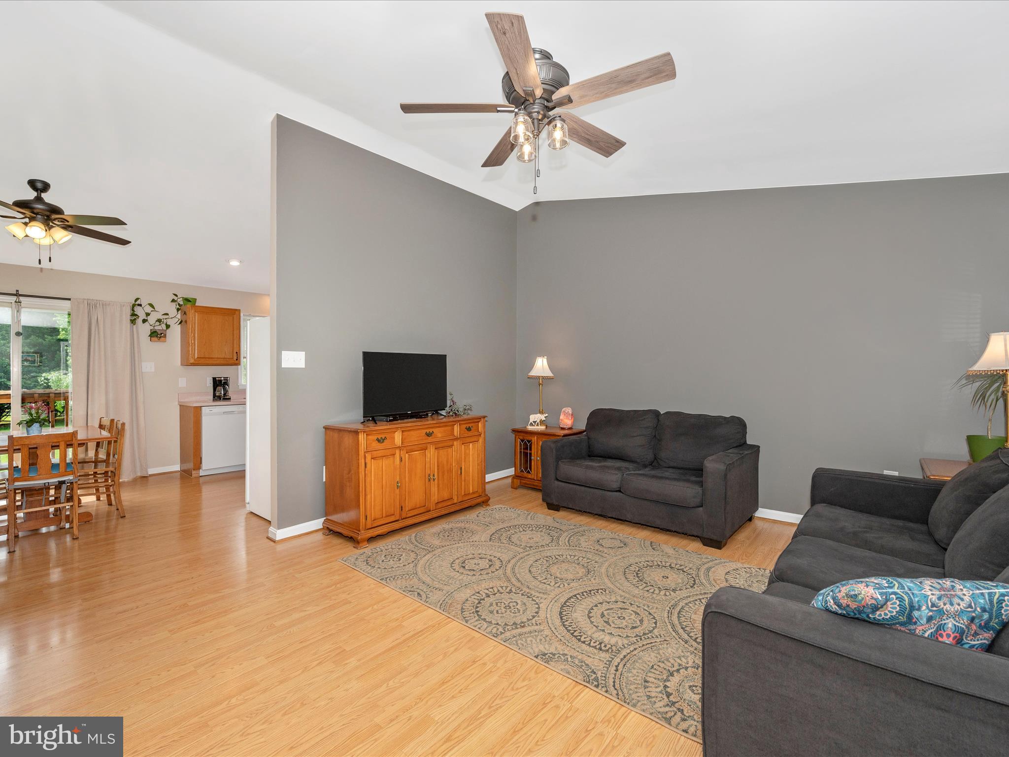 WHISPERING HILLS - Residential