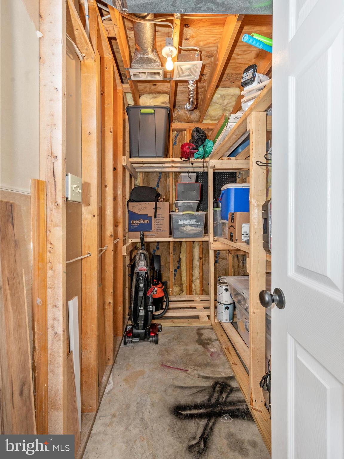 WHISPERING HILLS - Residential