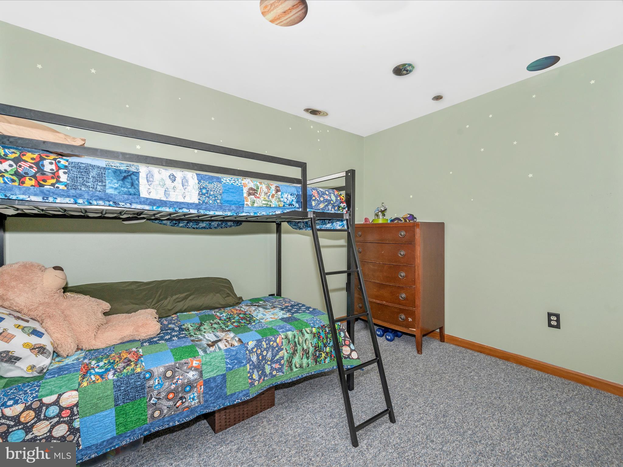 WHISPERING HILLS - Residential