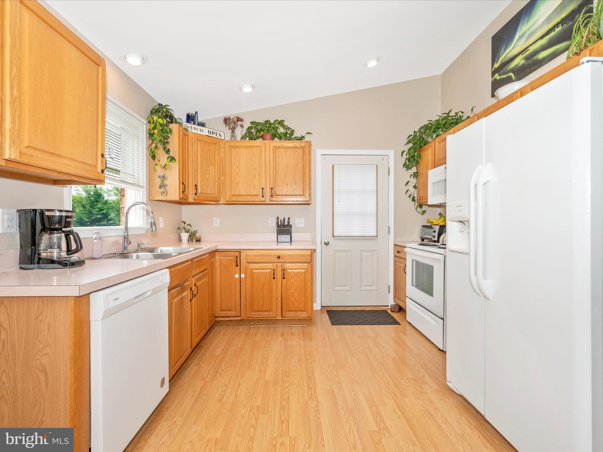 WHISPERING HILLS - Residential