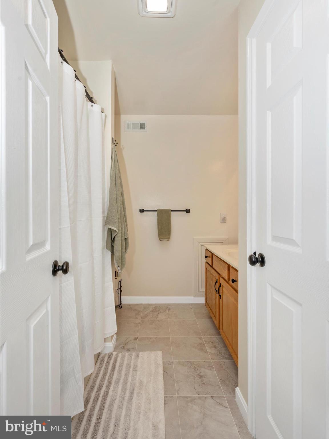 WHISPERING HILLS - Residential