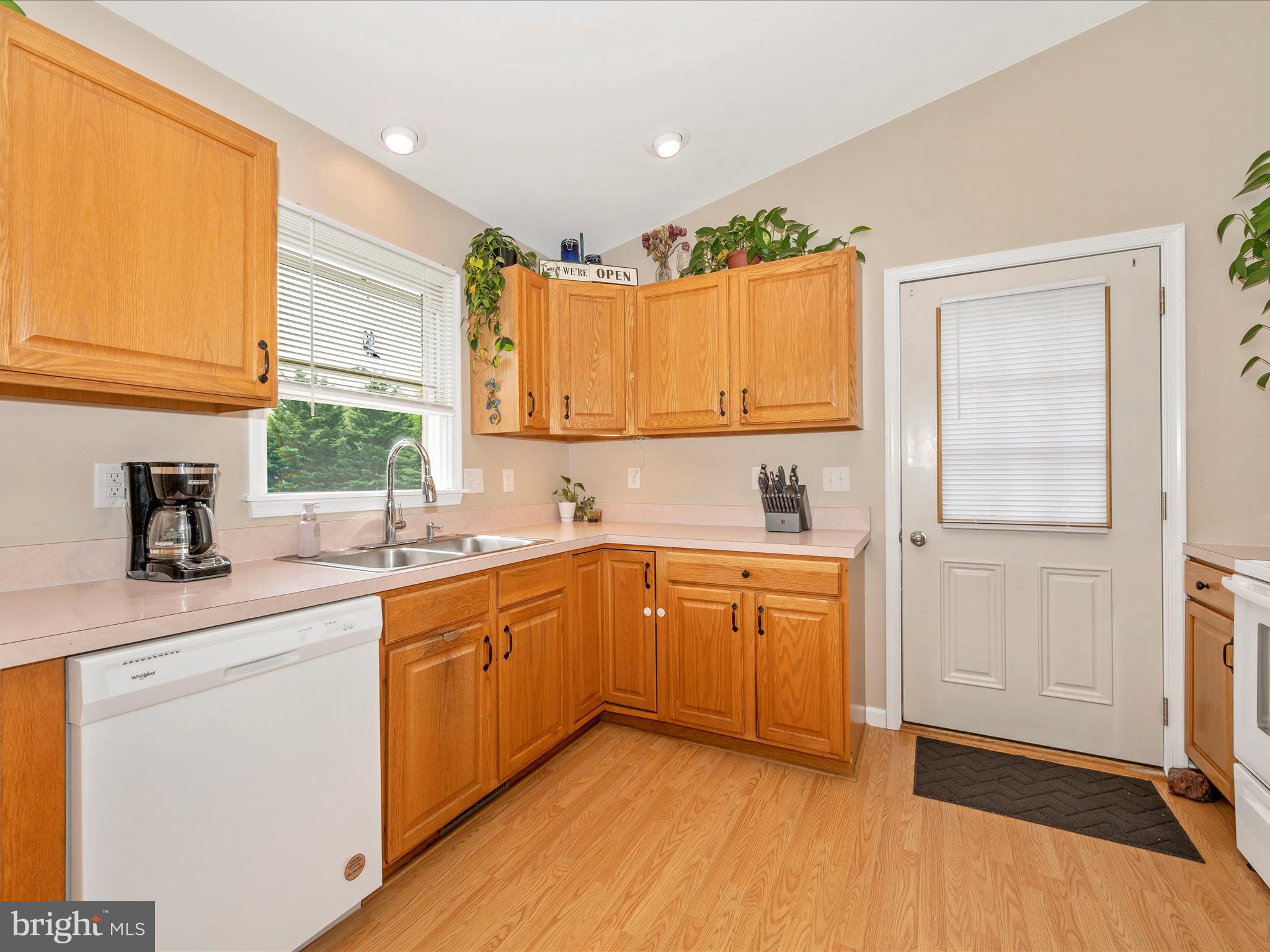 WHISPERING HILLS - Residential