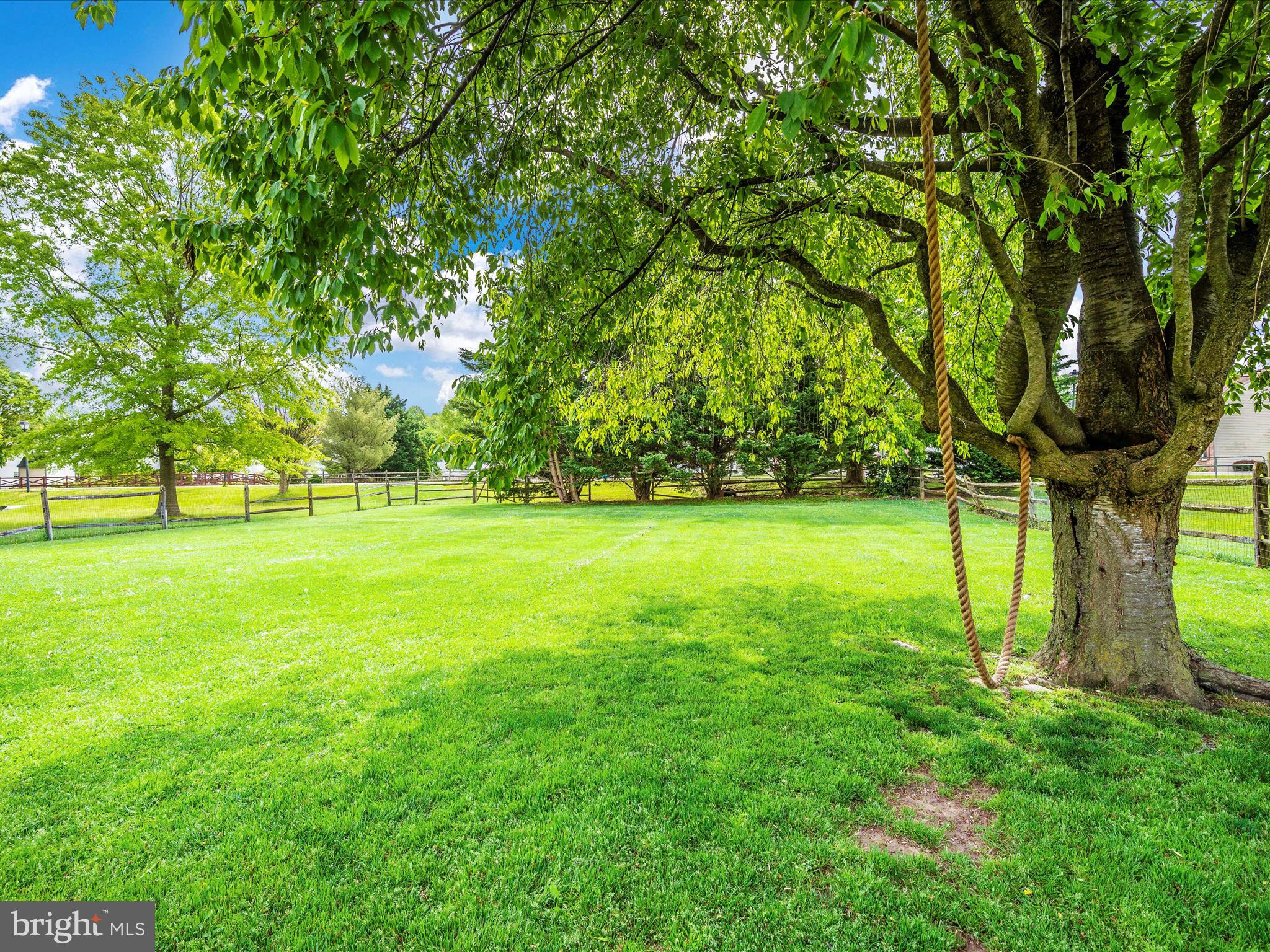 WHISPERING HILLS - Residential