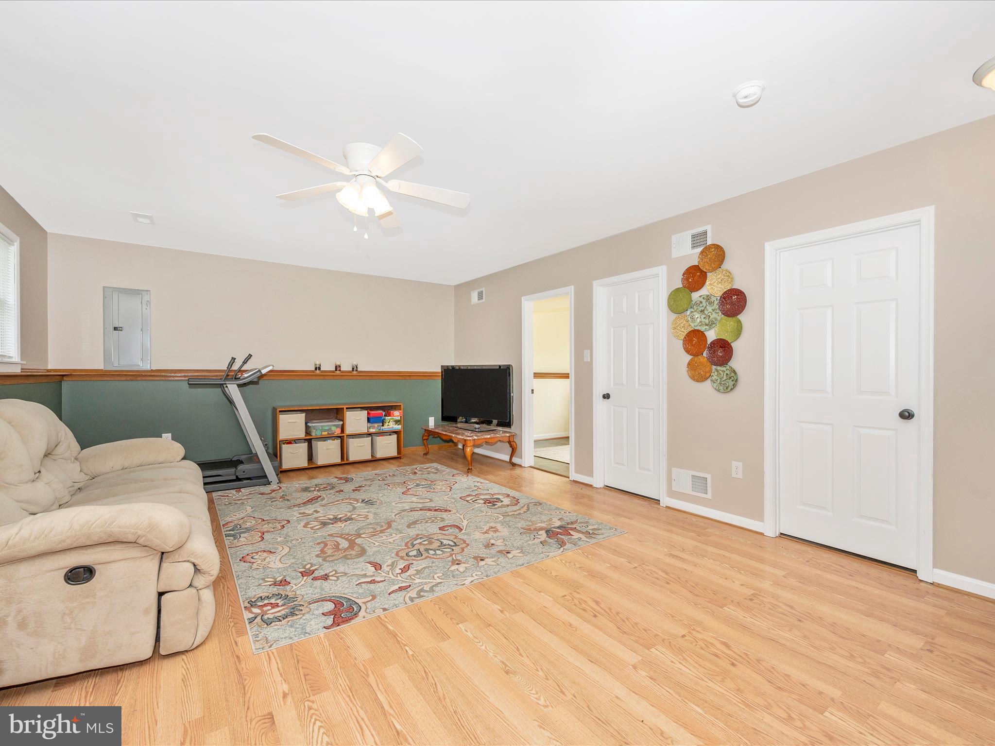 WHISPERING HILLS - Residential