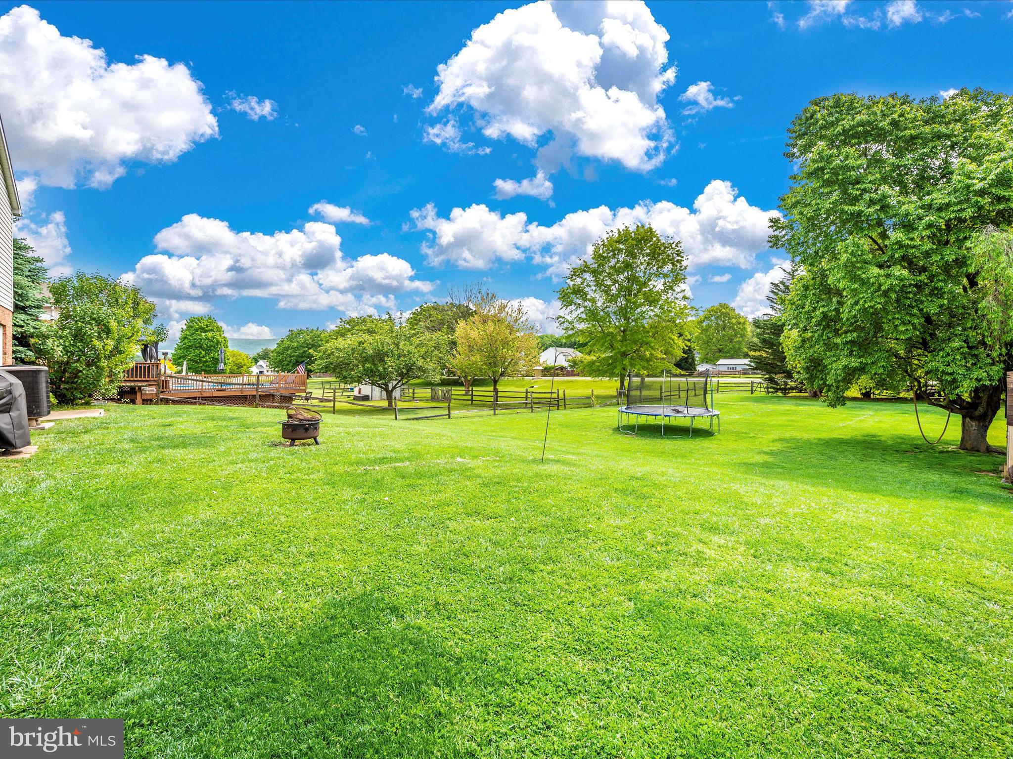 WHISPERING HILLS - Residential