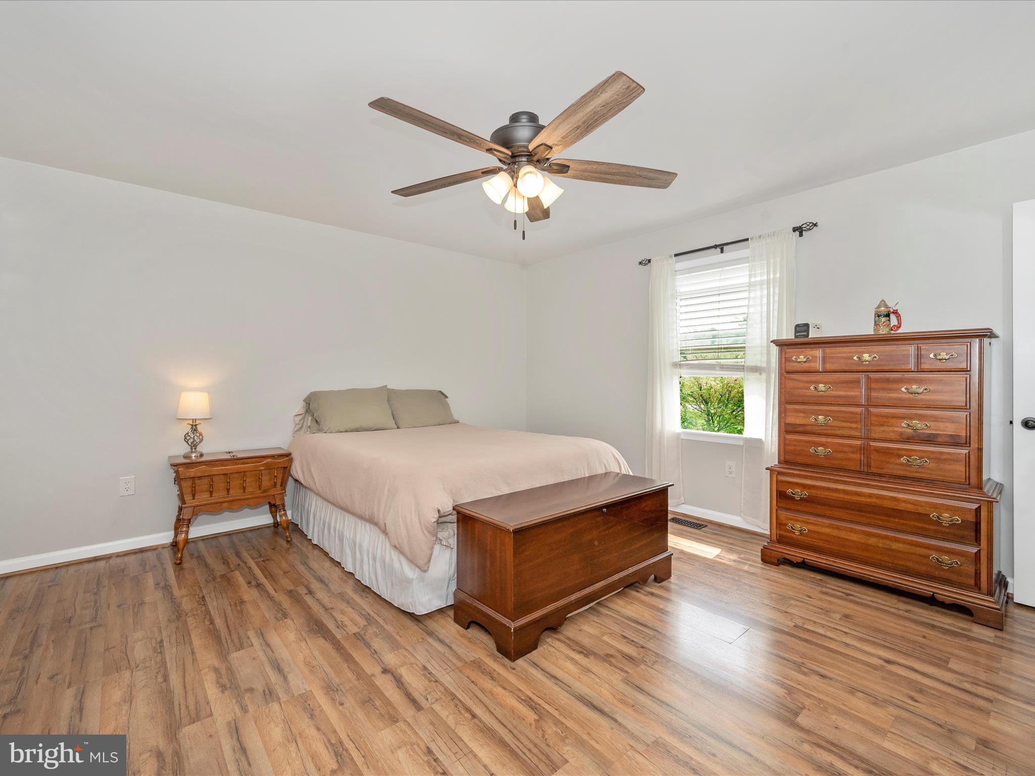 WHISPERING HILLS - Residential