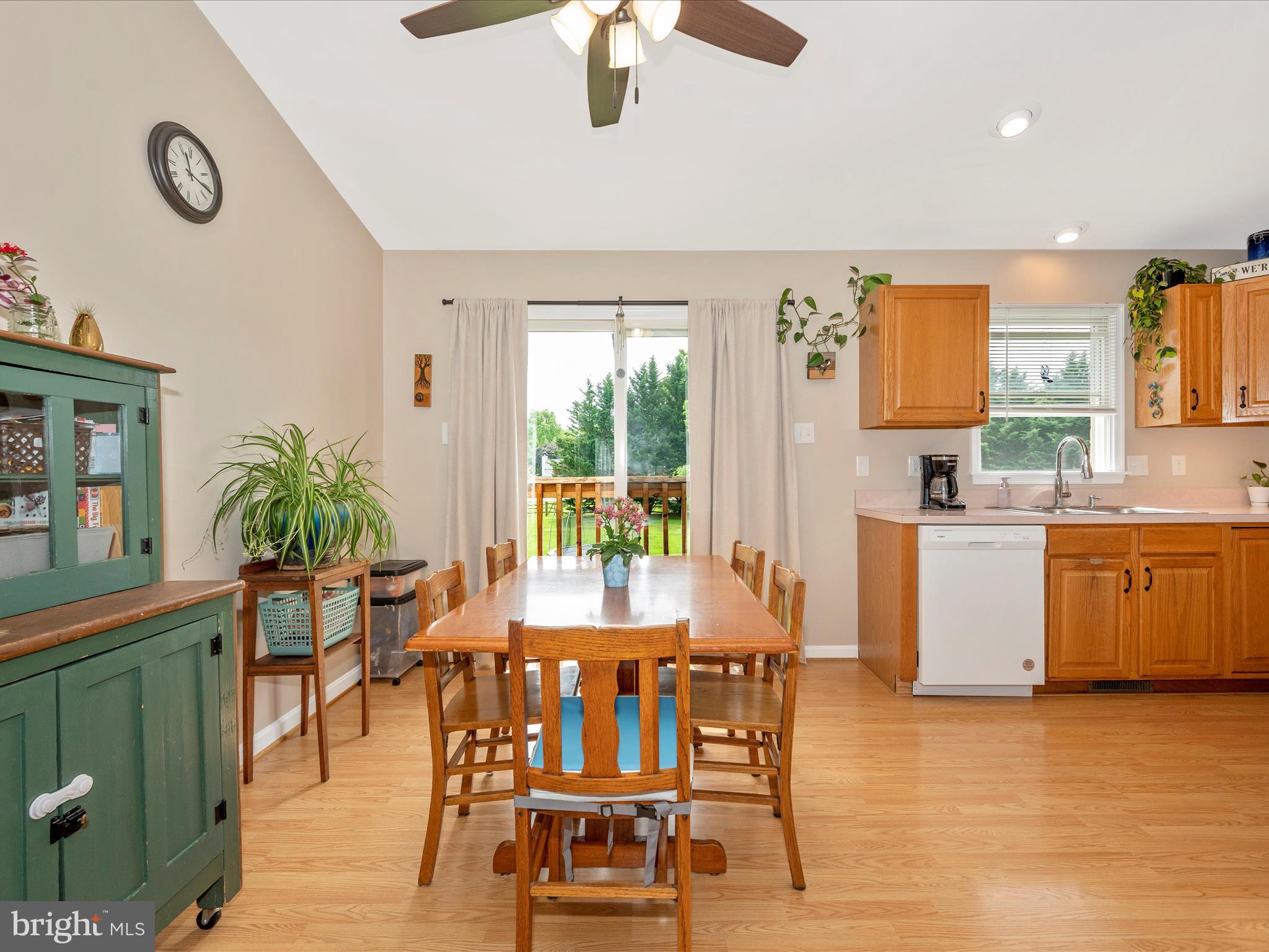 WHISPERING HILLS - Residential