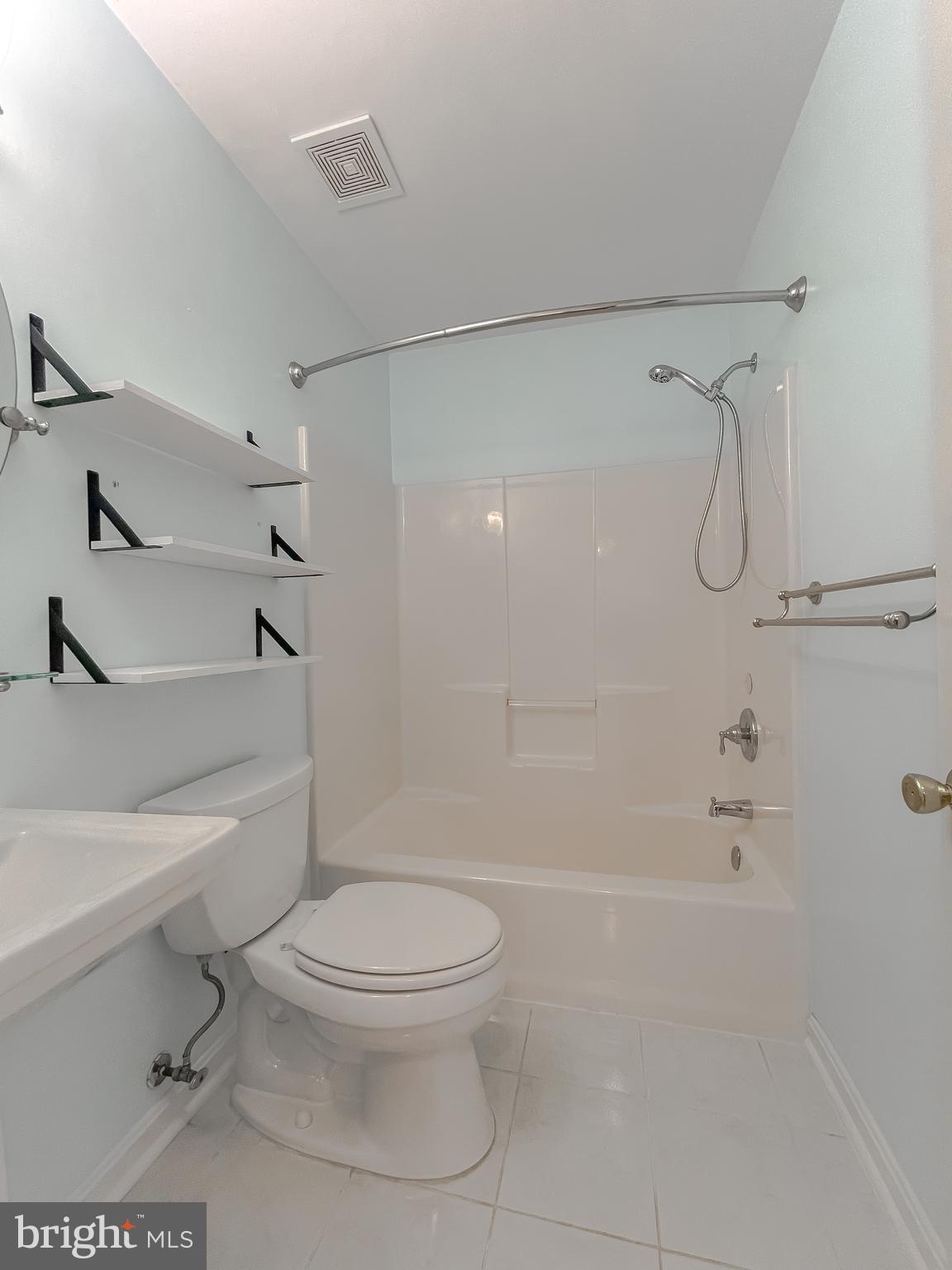 WILDERNESS RUN - Residential Lease