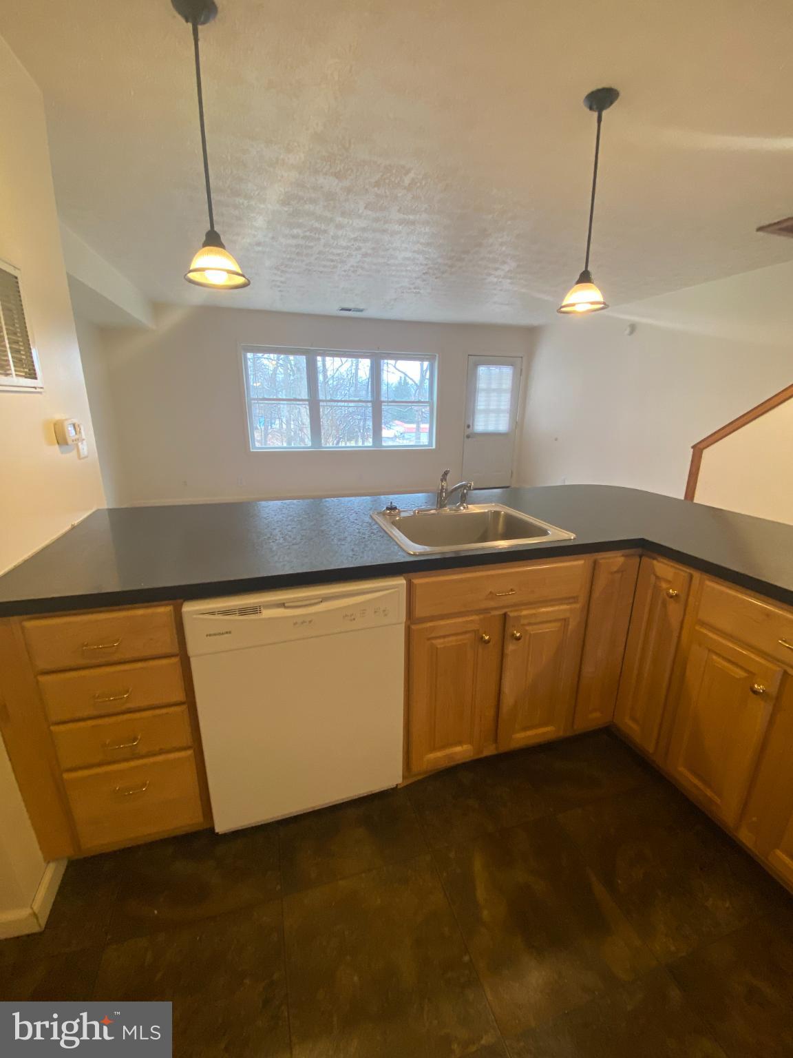 STONEY RUN - Residential Lease