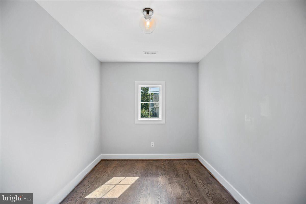 AVONDALE - Residential Lease