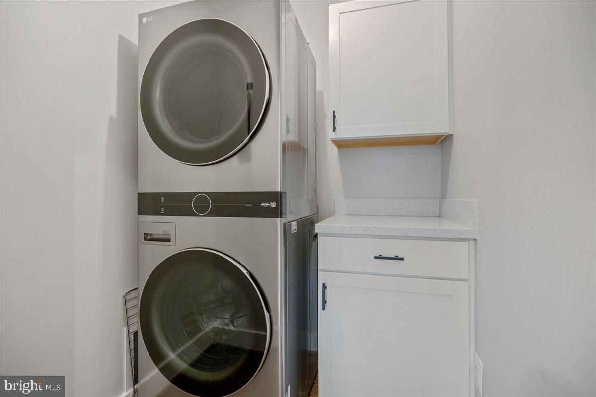 AVONDALE - Residential Lease