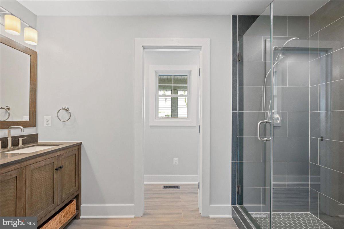 AVONDALE - Residential Lease