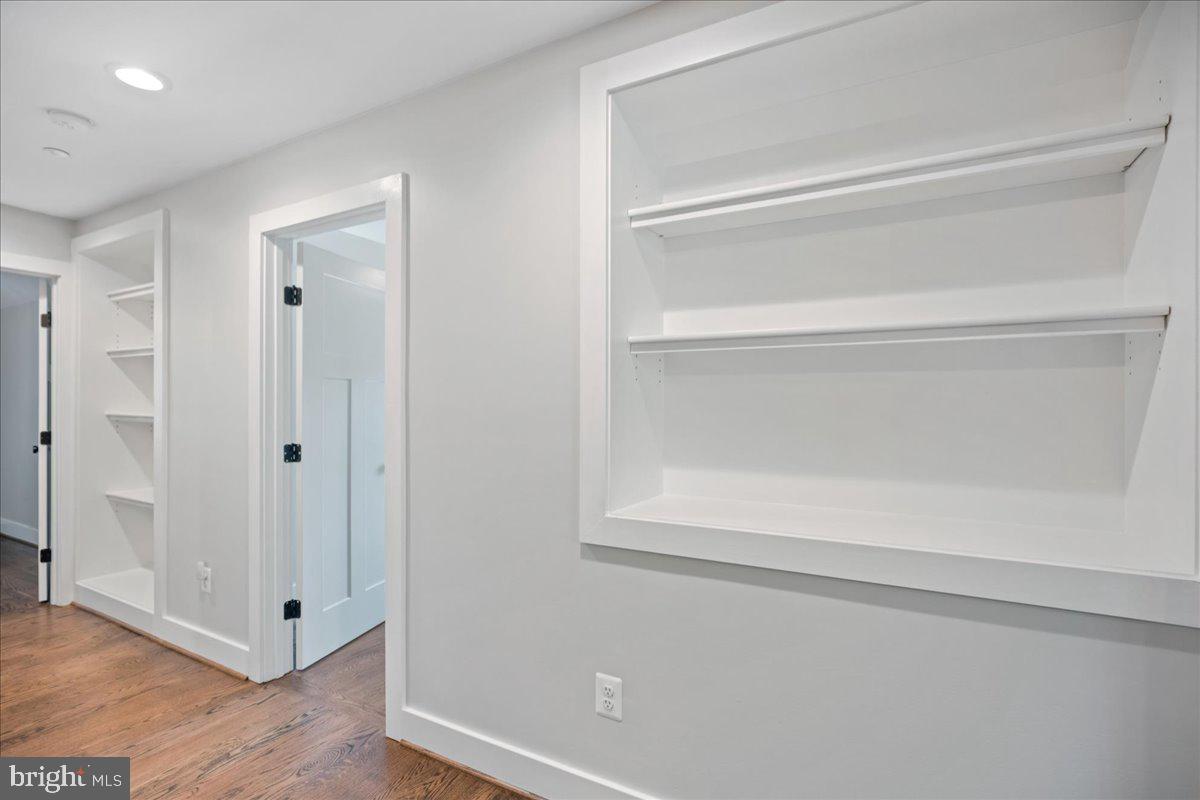 AVONDALE - Residential Lease