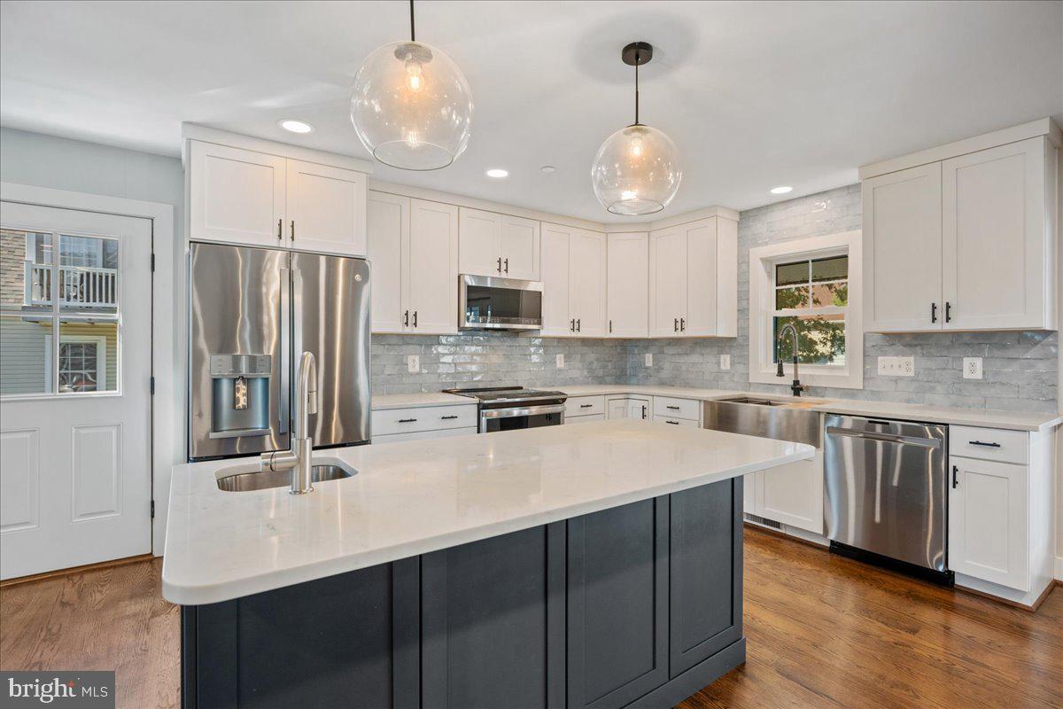 AVONDALE - Residential Lease