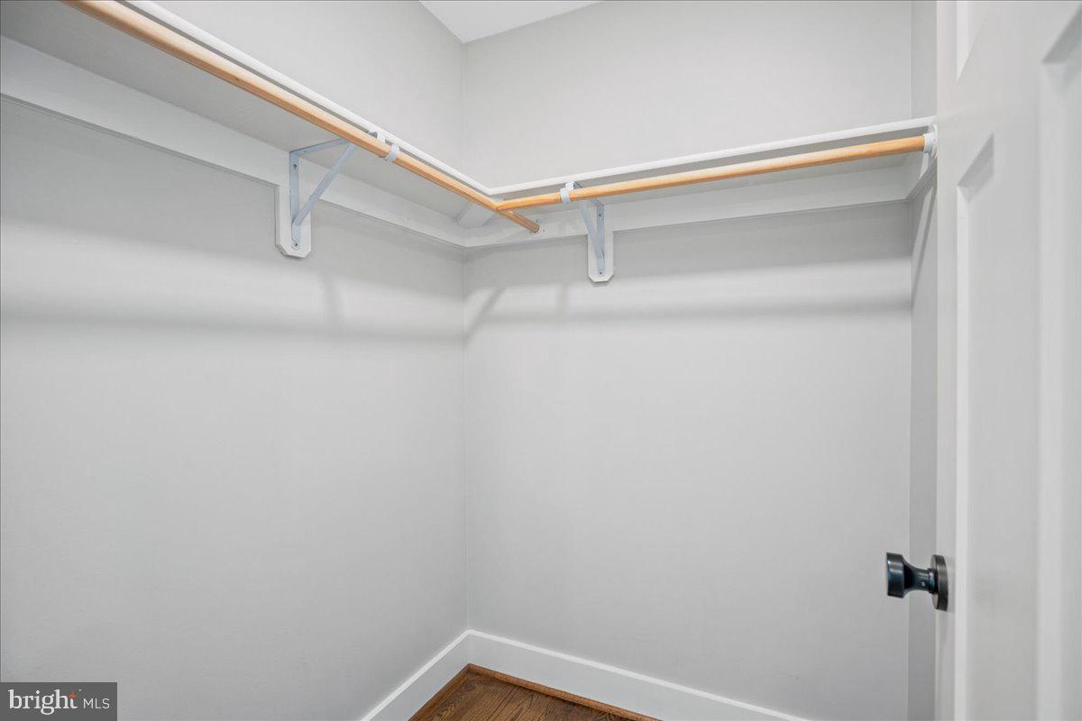 AVONDALE - Residential Lease