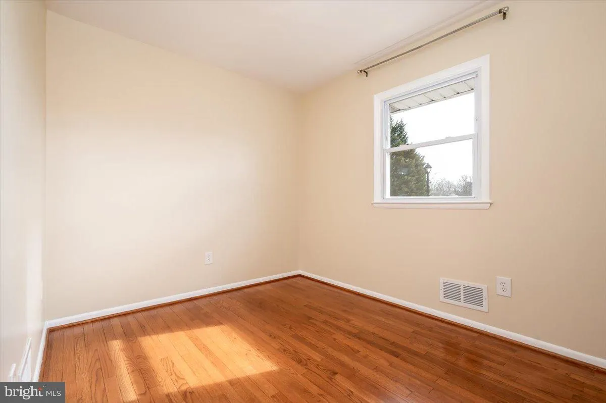 Glen Burnie, Maryland 21061, United States, 3 Bedrooms Bedrooms, ,2 BathroomsBathrooms,Residential,Pending,6406