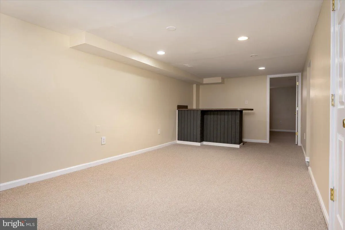 Glen Burnie, Maryland 21061, United States, 3 Bedrooms Bedrooms, ,2 BathroomsBathrooms,Residential,Pending,6406