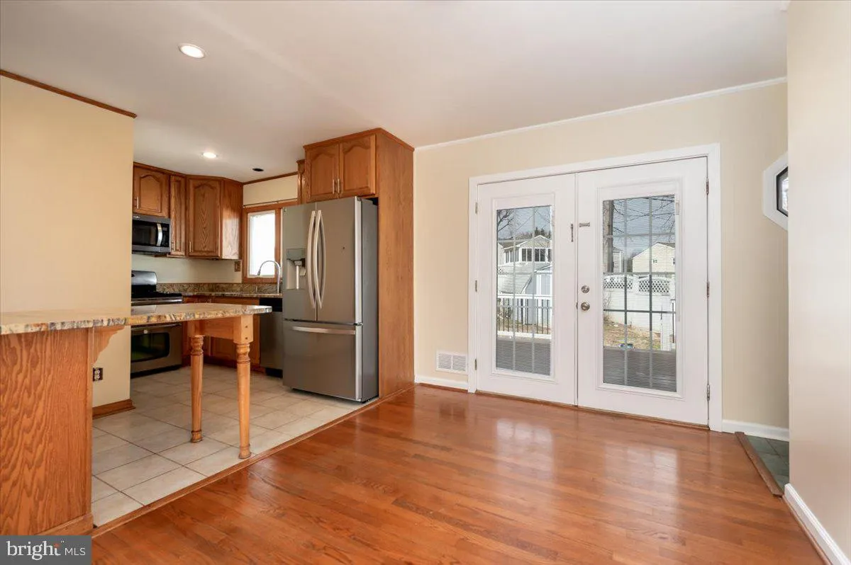 Glen Burnie, Maryland 21061, United States, 3 Bedrooms Bedrooms, ,2 BathroomsBathrooms,Residential,Pending,6406