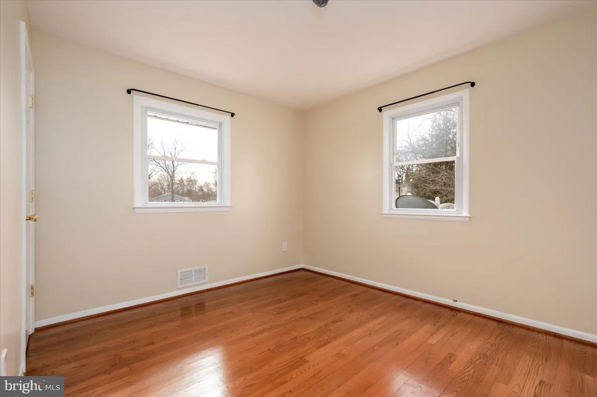 Glen Burnie, Maryland 21061, United States, 3 Bedrooms Bedrooms, ,2 BathroomsBathrooms,Residential,Pending,6406