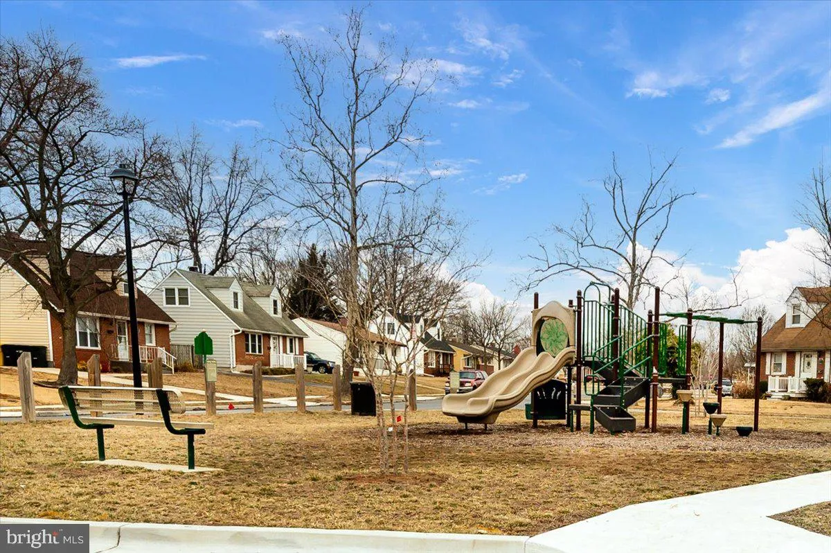 Glen Burnie, Maryland 21061, United States, 3 Bedrooms Bedrooms, ,2 BathroomsBathrooms,Residential,Pending,6406