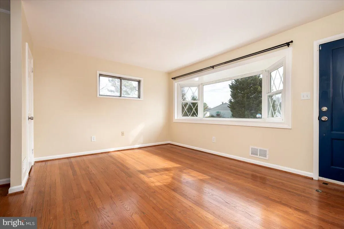 Glen Burnie, Maryland 21061, United States, 3 Bedrooms Bedrooms, ,2 BathroomsBathrooms,Residential,Pending,6406