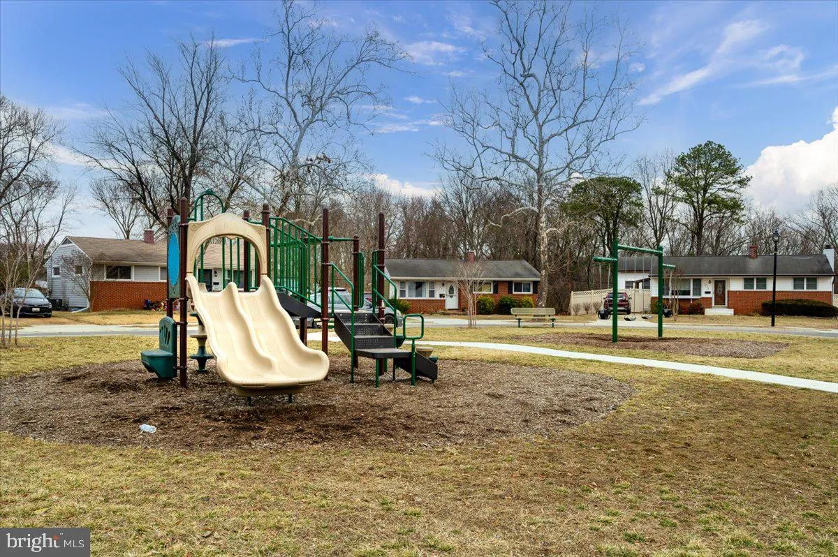 Glen Burnie, Maryland 21061, United States, 3 Bedrooms Bedrooms, ,2 BathroomsBathrooms,Residential,Pending,6406